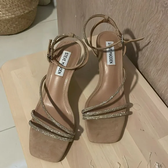 Steve Madden heels - Picture 1 of 3